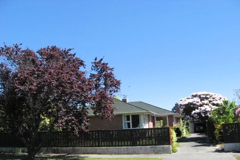 Photo of property in 15 Oakfield Street, Burnside, Christchurch, 8053