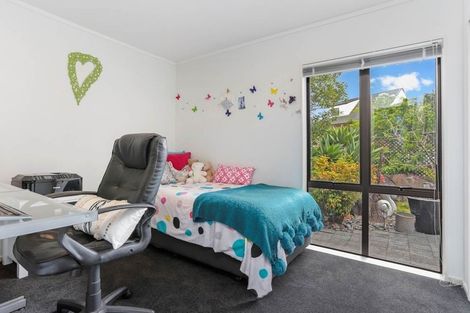 Photo of property in 43 Vintage Drive, Henderson, Auckland, 0612
