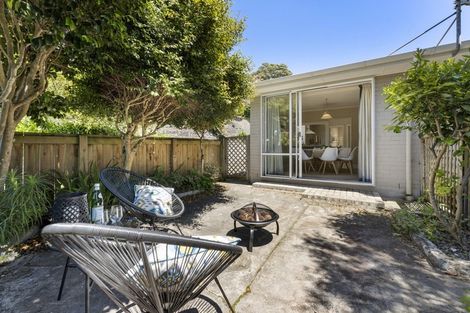 Photo of property in 335f Devon Street West, New Plymouth, 4310
