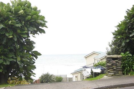 Photo of property in 65 Messenger Terrace, Oakura, 4314