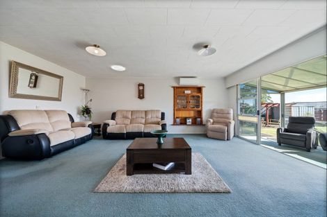 Photo of property in 19 Bronte Place, Whalers Gate, New Plymouth, 4310