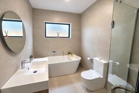 Photo of property in 38 Whakairo Crescent, Gulf Harbour, Whangaparaoa, 0930