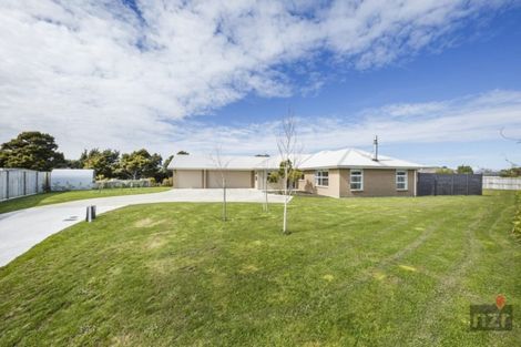 Photo of property in 98 Mount Taylor Drive, Feilding, 4775