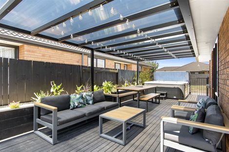 Photo of property in 23 Seabreeze Place, Papamoa Beach, Papamoa, 3118