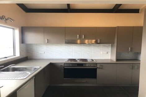 Photo of property in 7 Devonshire Road, Unsworth Heights, Auckland, 0632