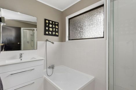 Photo of property in 27 Cypress Crescent, Pukete, Hamilton, 3200