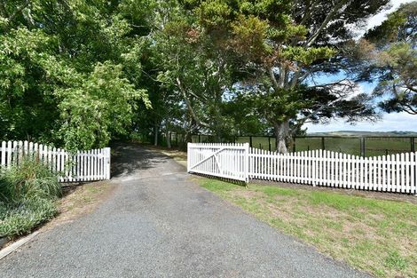 Photo of property in 2059 State Highway 16, Helensville, 0875