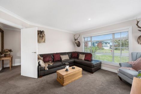 Photo of property in 61 Montgomery Crescent, Kinloch, Taupo, 3377