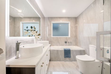 Photo of property in 21 Lime Hill Rise, Flat Bush, Auckland, 2019