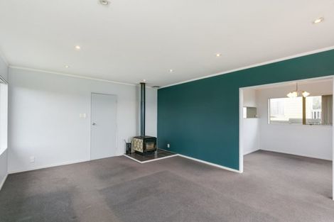 Photo of property in 23 Edgecombe Street, Newlands, Wellington, 6037