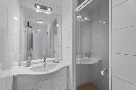 Photo of property in Arno Apartment, 6/8 Mckerrow Place, Sunshine Bay, Queenstown, 9300