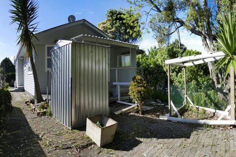 Photo of property in 29 Waverley Avenue, Glenfield, Auckland, 0629