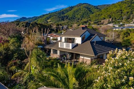 Photo of property in 8a Winara Avenue, Waikanae, 5036