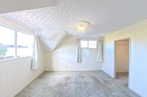 Photo of property in 1 Dresdan Court, Hokowhitu, Palmerston North, 4410