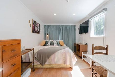 Photo of property in 84 Park Road, Titirangi, Auckland, 0604