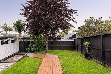 Photo of property in 277 Beach Road, Campbells Bay, Auckland, 0630