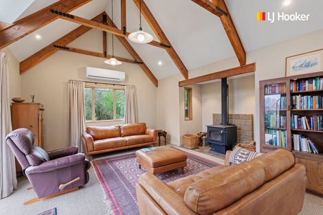 Photo of property in 19 Skerries Street, Outram, 9019