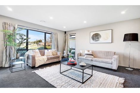 Photo of property in 86 Oakgrove Drive, Rangiora, 7400