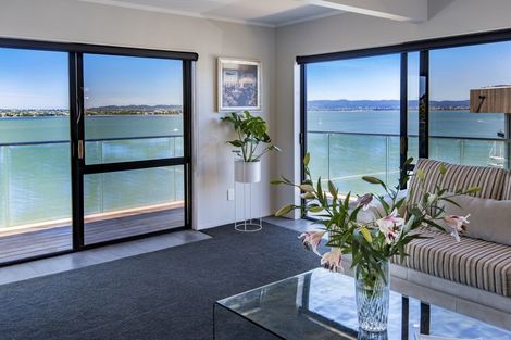 Photo of property in 2/26 Tizard Road, Birkenhead, Auckland, 0626