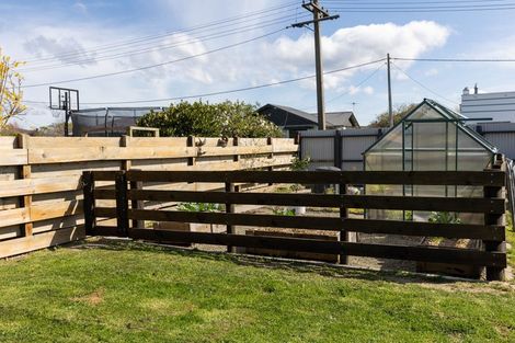 Photo of property in 30 Irving Street, Gore, 9710