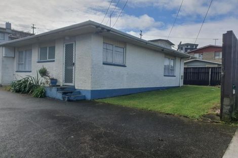 Photo of property in 39a Simons Street, Moturoa, New Plymouth, 4310