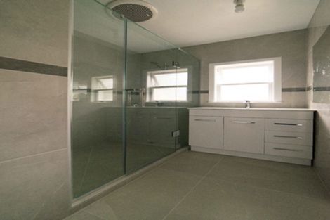 Photo of property in 42a Grande Vue Road, Hillpark, Auckland, 2102