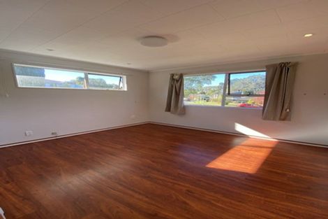 Photo of property in 21 Lavery Place, Sunnynook, Auckland, 0632