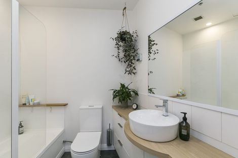 Photo of property in Hume House, 4/152 The Terrace, Wellington Central, Wellington, 6011