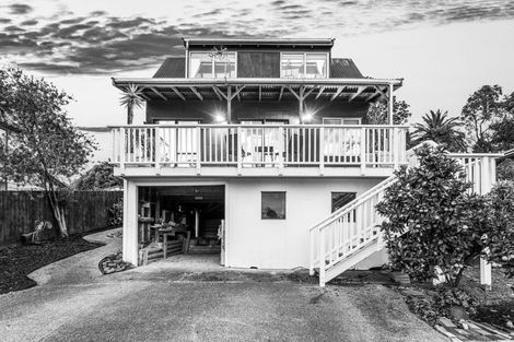 Photo of property in 1/29 Kemp Road, Massey, Auckland, 0614