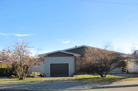 Photo of property in 135 Upton Street, Wanaka, 9305