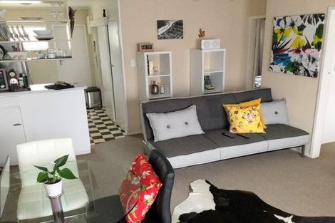 Photo of property in 493b Devonport Road, Tauranga South, Tauranga, 3112