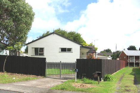 Photo of property in 37 Claverdon Drive, Massey, Auckland, 0614