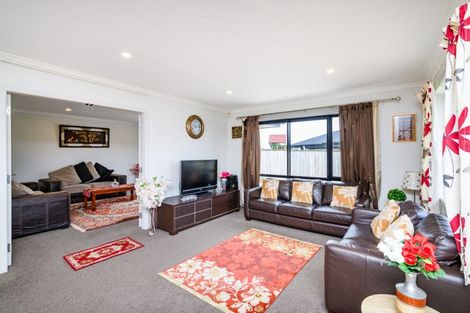Photo of property in 12 Gibraltar Way, Fitzherbert, Palmerston North, 4410