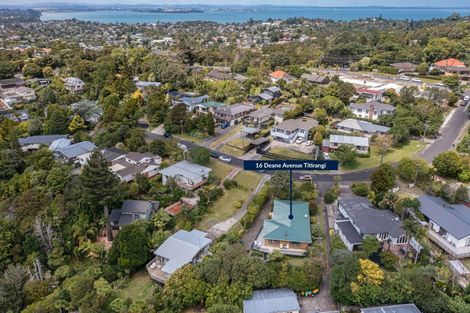 Photo of property in 16 Deane Avenue, Titirangi, Auckland, 0604