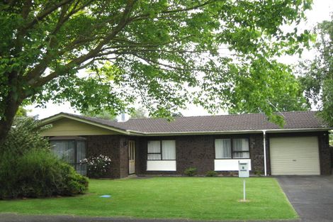 Photo of property in 16 Rountree Place, Conifer Grove, Takanini, 2112