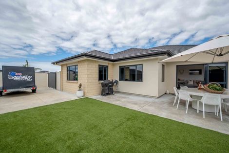 Photo of property in 12 Benmore Place, Poraiti, Napier, 4112