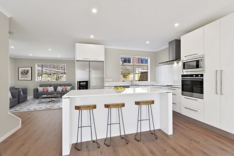 Photo of property in 37 Manutewhau Road, Massey, Auckland, 0614