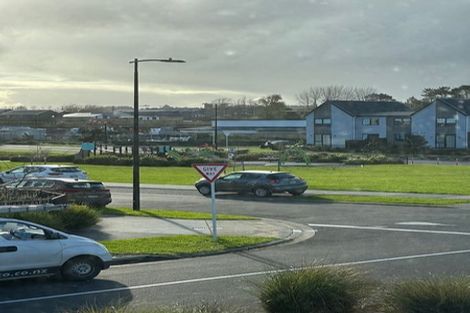 Photo of property in 1d Tarras Road, Kumeu, 0810