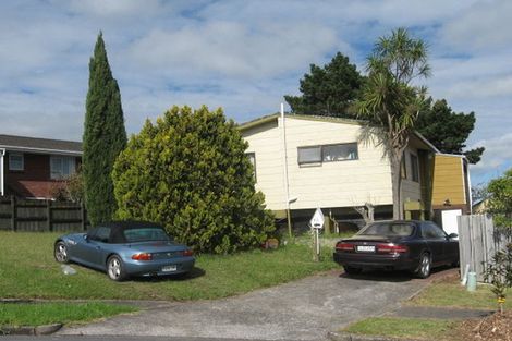 Photo of property in 10 Acland Place, Botany Downs, Auckland, 2010