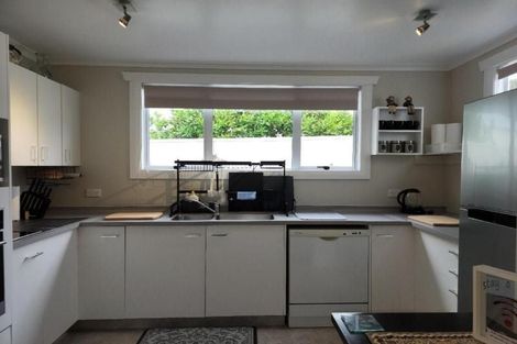 Photo of property in 27 Ngamotu Road, Moturoa, New Plymouth, 4310