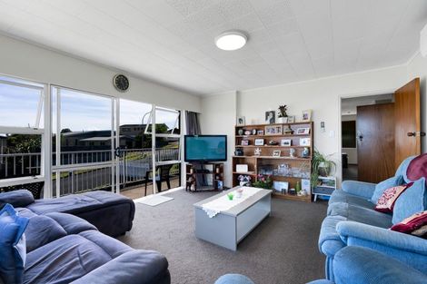 Photo of property in 16 Darwin Crescent, Spotswood, New Plymouth, 4310