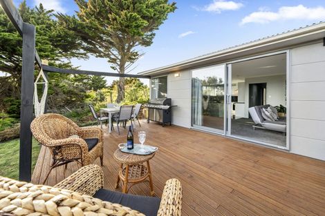 Photo of property in 276 Peka Peka Road, Peka Peka, Waikanae, 5391