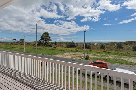 Photo of property in 880 Papamoa Beach Road, Papamoa Beach, Papamoa, 3118