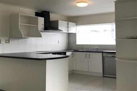 Photo of property in 24 Pitt Avenue, Clendon Park, Auckland, 2103