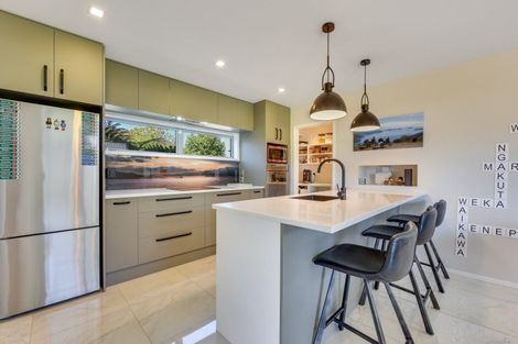 Photo of property in 15 Whitby Close, Waikawa, Picton, 7220