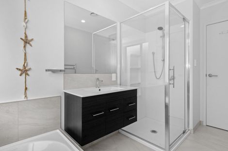 Photo of property in 5 Warlock Way, Papamoa, 3118