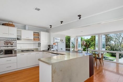 Photo of property in 114 Harbour View Road, Omokoroa, 3114