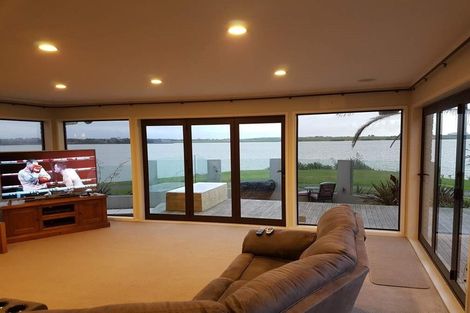 Photo of property in 37 St Annes Crescent, Wattle Downs, Auckland, 2103