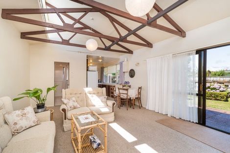 Photo of property in 11 Parkland Crescent, Terrace End, Palmerston North, 4410