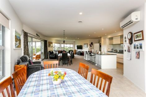 Photo of property in 18 Adam Lile Drive, Highlands Park, New Plymouth, 4312